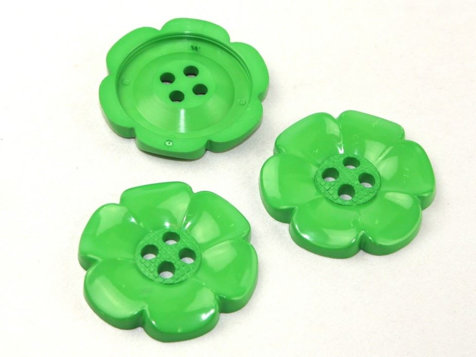 Minerva Green Humongous Daisy Flower Buttons for Dressmaking - 63mm - per value pack of 25