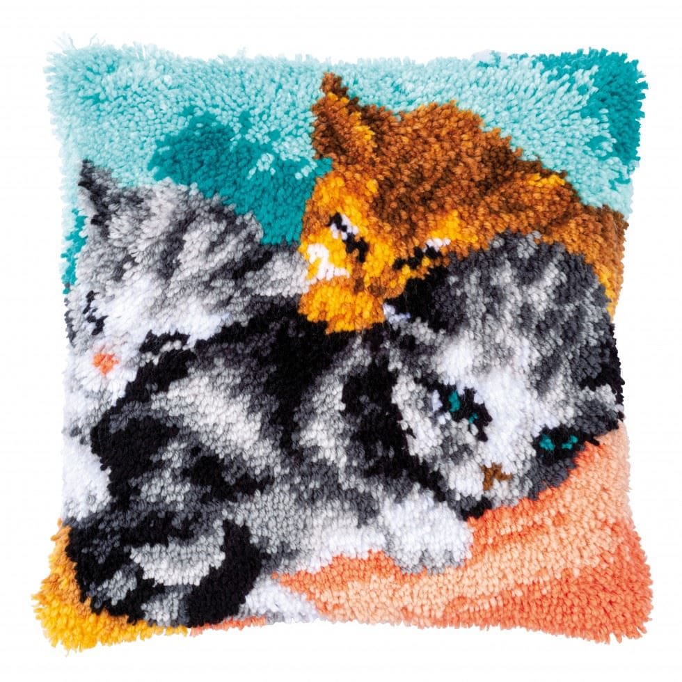 Vervaco L/HK CUSH C/KITTENS - Latch Hook Kit: Cushion: Cute Kittens