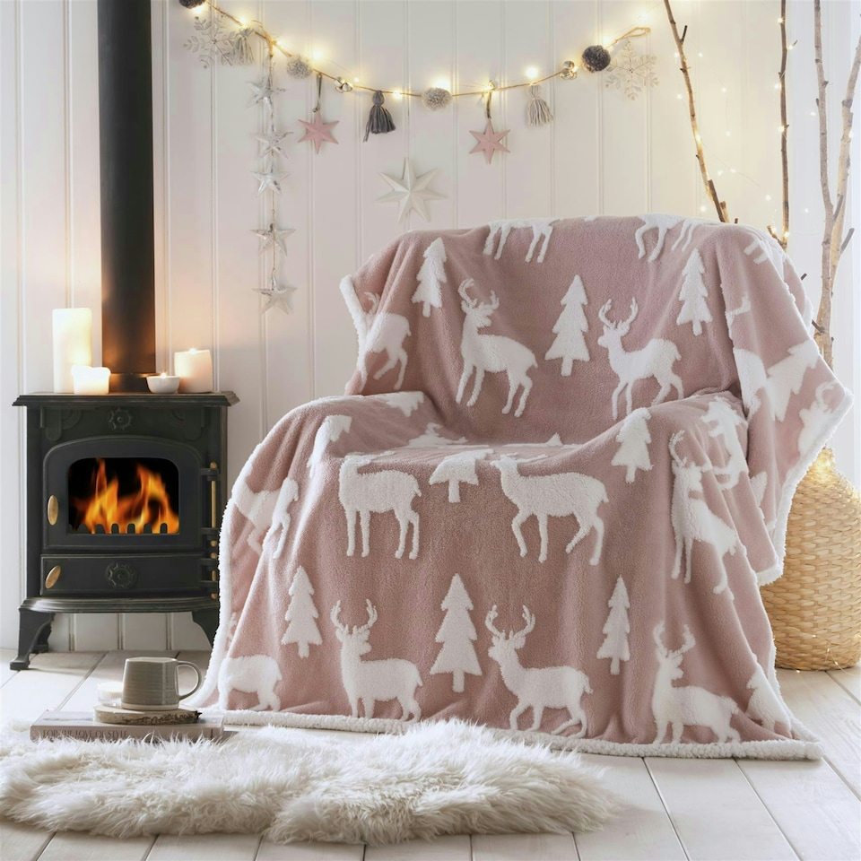 Reindeer Pink Sherpa Fleece Throw Pink | 130x170cm