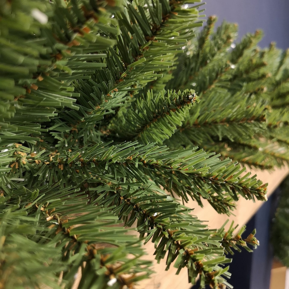 image 1 of 2.7m x 30cm Plain Green Christmas Garland with 260 Bullet Tips