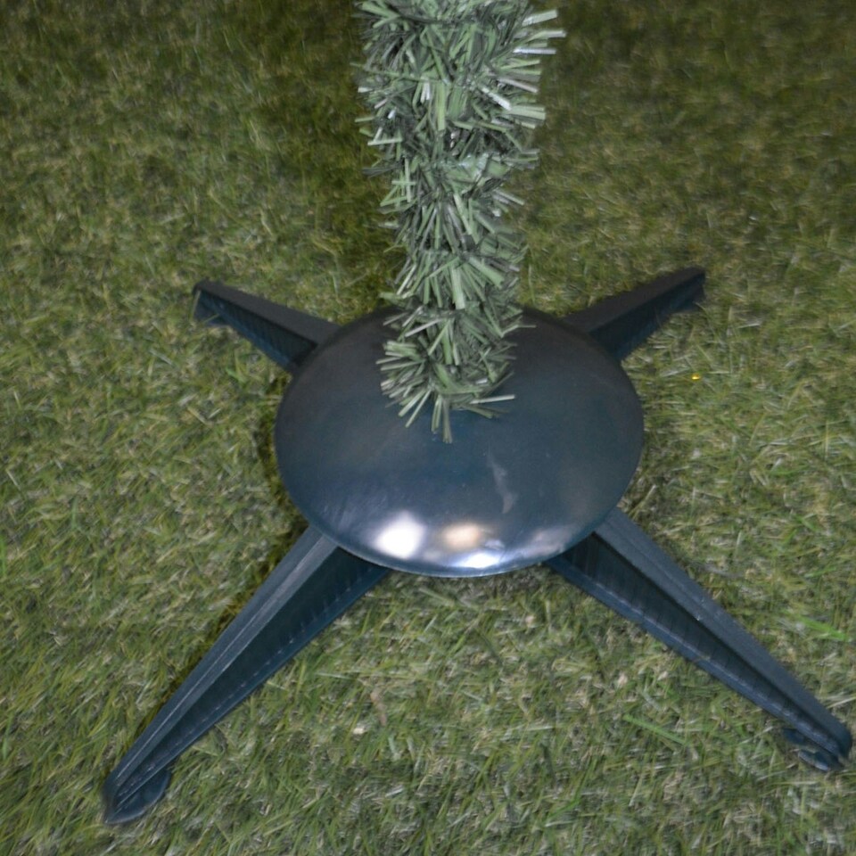 image 1 of 5ft Colorado Spruce Christmas Tree in Green with 337 tips 86cm Diameter Green | One Size