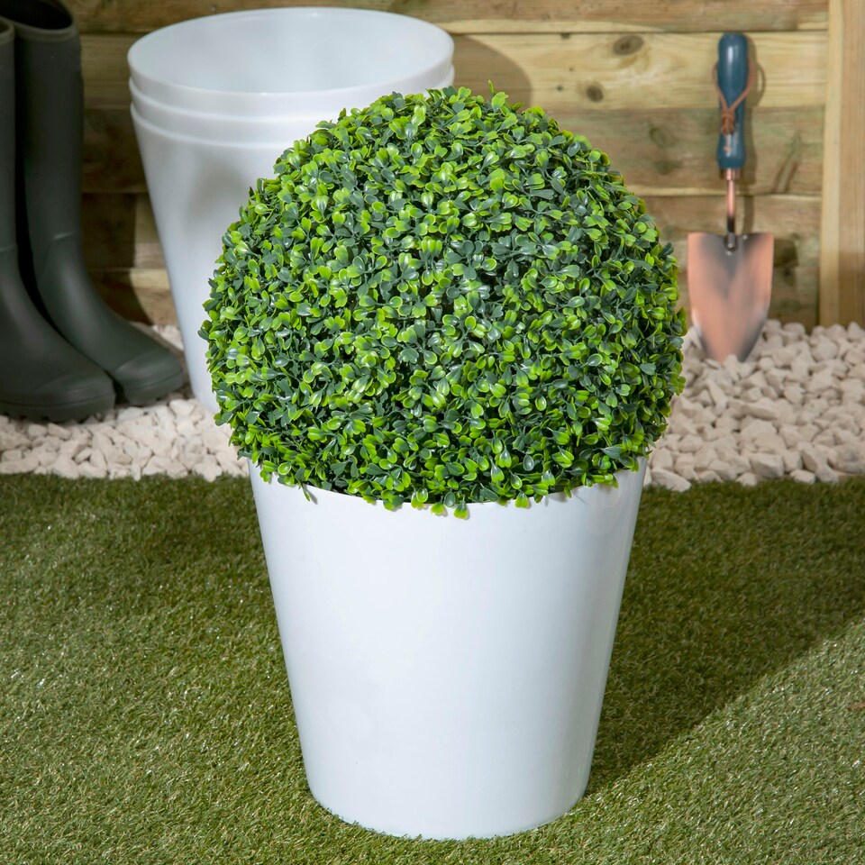 image 1 of Studio 4x 30cm Round Plastic Planter White