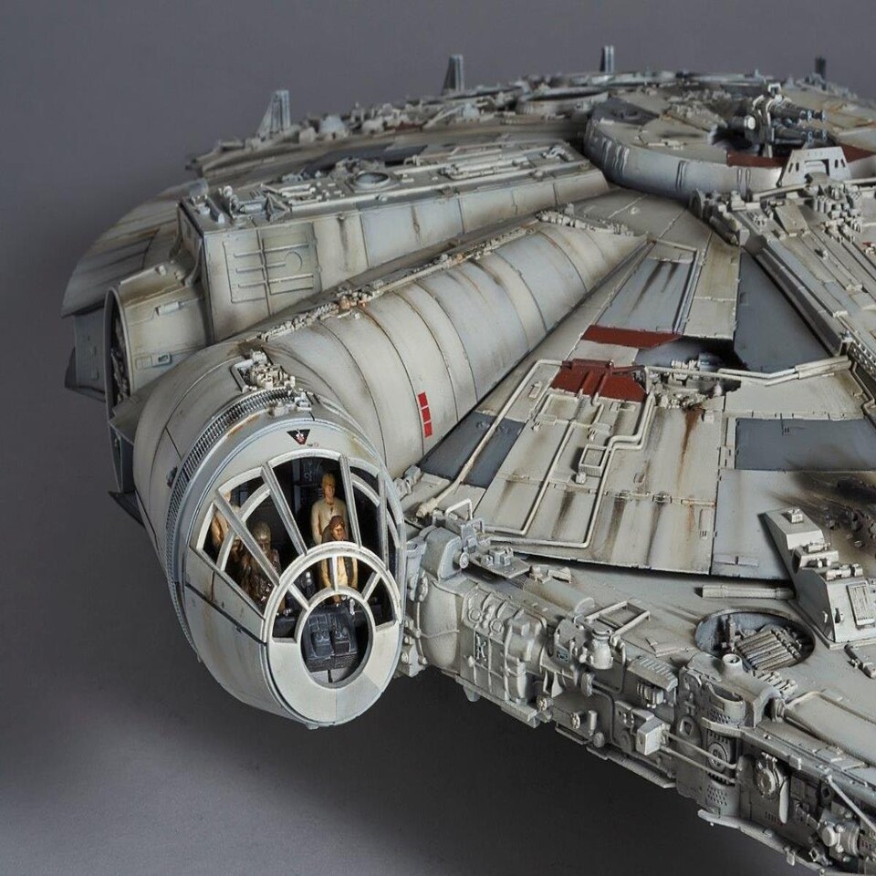image 1 of Revell Bandai Star Wars Millennium Falcon (1:72 Scale)