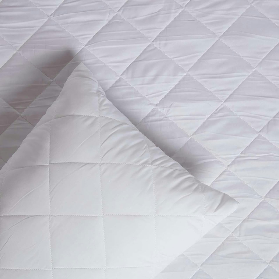 image 1 of Homescapes Anti Allergy Mattress Protector - Single | White | Single