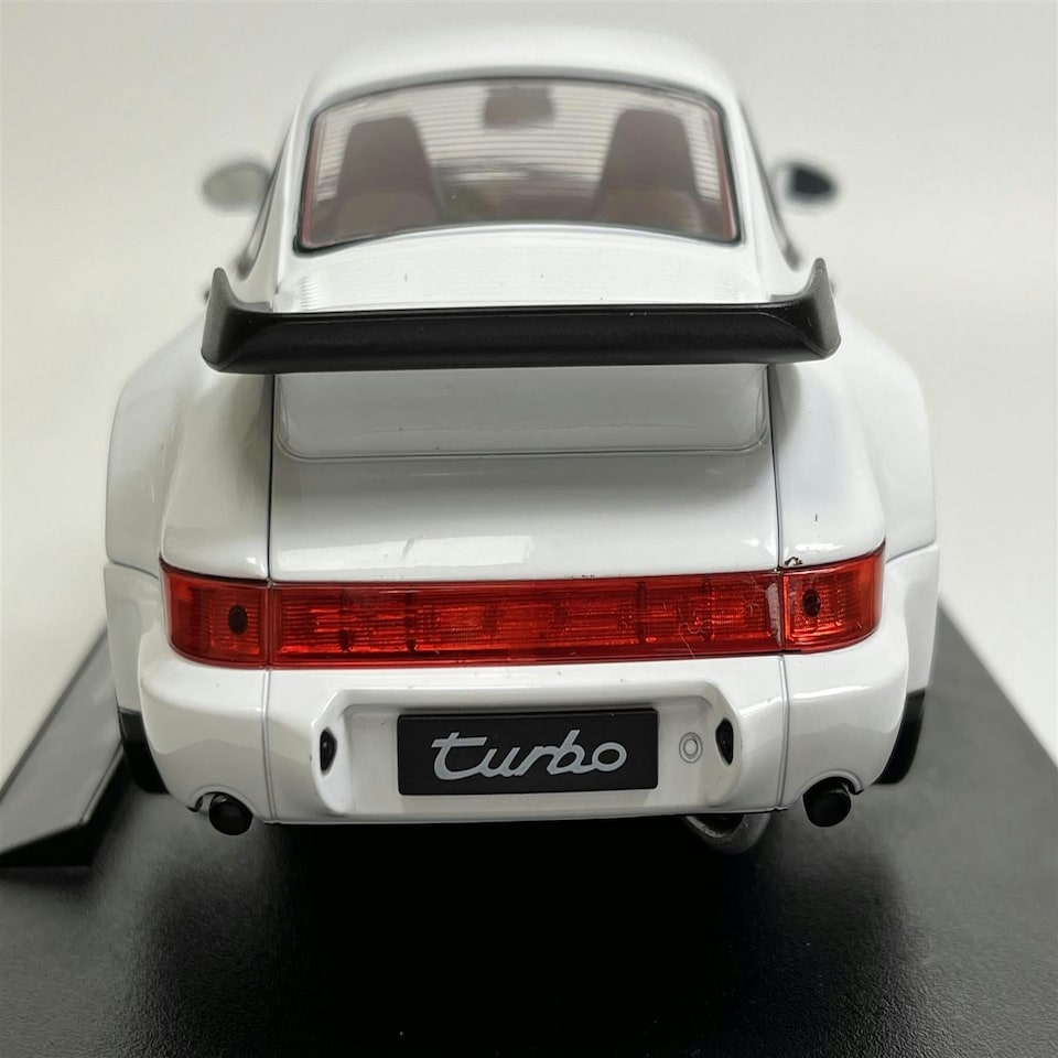 image 1 of 2009 Porsche 964 Turbo White 1:18 Scale Welly 18026w