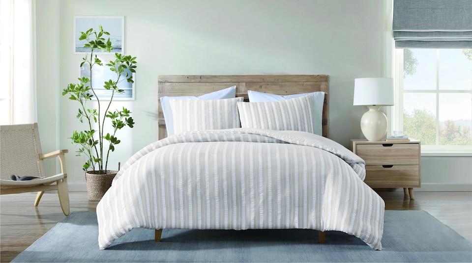 image 1 of Ezysleep Cationic Stripe Duvet Cover Set Breathable Fabric Bedding Single Double King