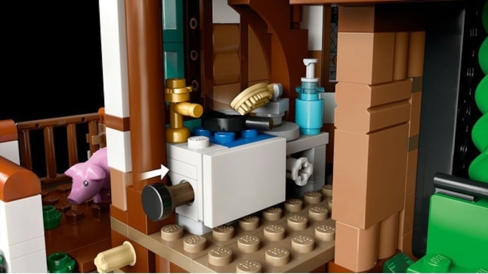 image 1 of LEGO The Burrow Collector's Edition 76437