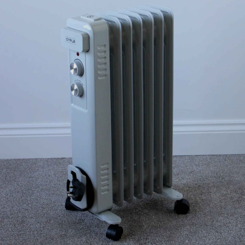 image 1 of 1500W 7 Fin Portable Oil Filled Radiator Electric Heater
