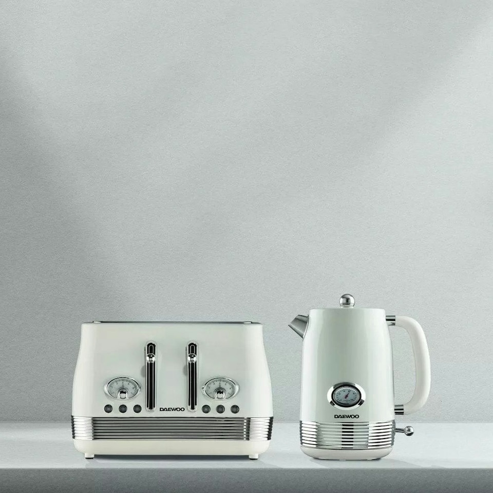 image 1 of Daewoo Denver Retro Matching Kettle and Toaster Set 1.5 Litre Rapid Boil 4 Slice Cream | Buttermilk | 4-slice