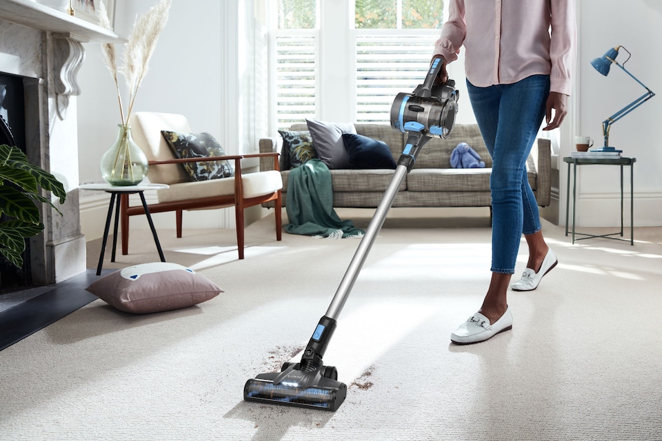 image 1 of VAX Blade 4 Classic Plus Cordless Vacuum Cleaner CLSV-B4CA