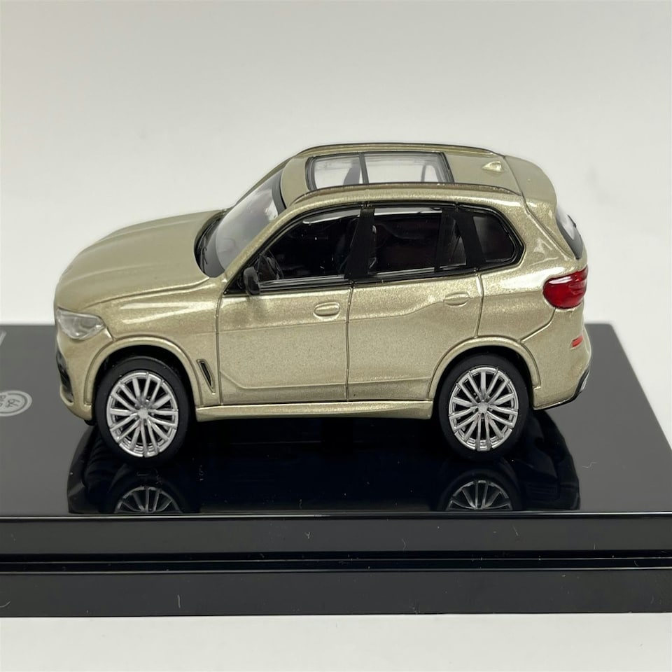 image 1 of 2018 BMW X5 G05 Sunstone Metallic LHD 1:64 Scale Paragon 55187