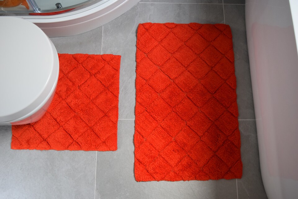 image 1 of Kyra 2 Piece Bathroom Cotton Mat and Pedestal Set | Red