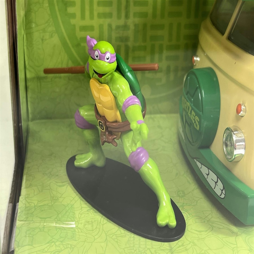 image 1 of Teenage Mutant Ninja Turtles Donatello Figure and Party Wagon 1:24 Jada 253285003