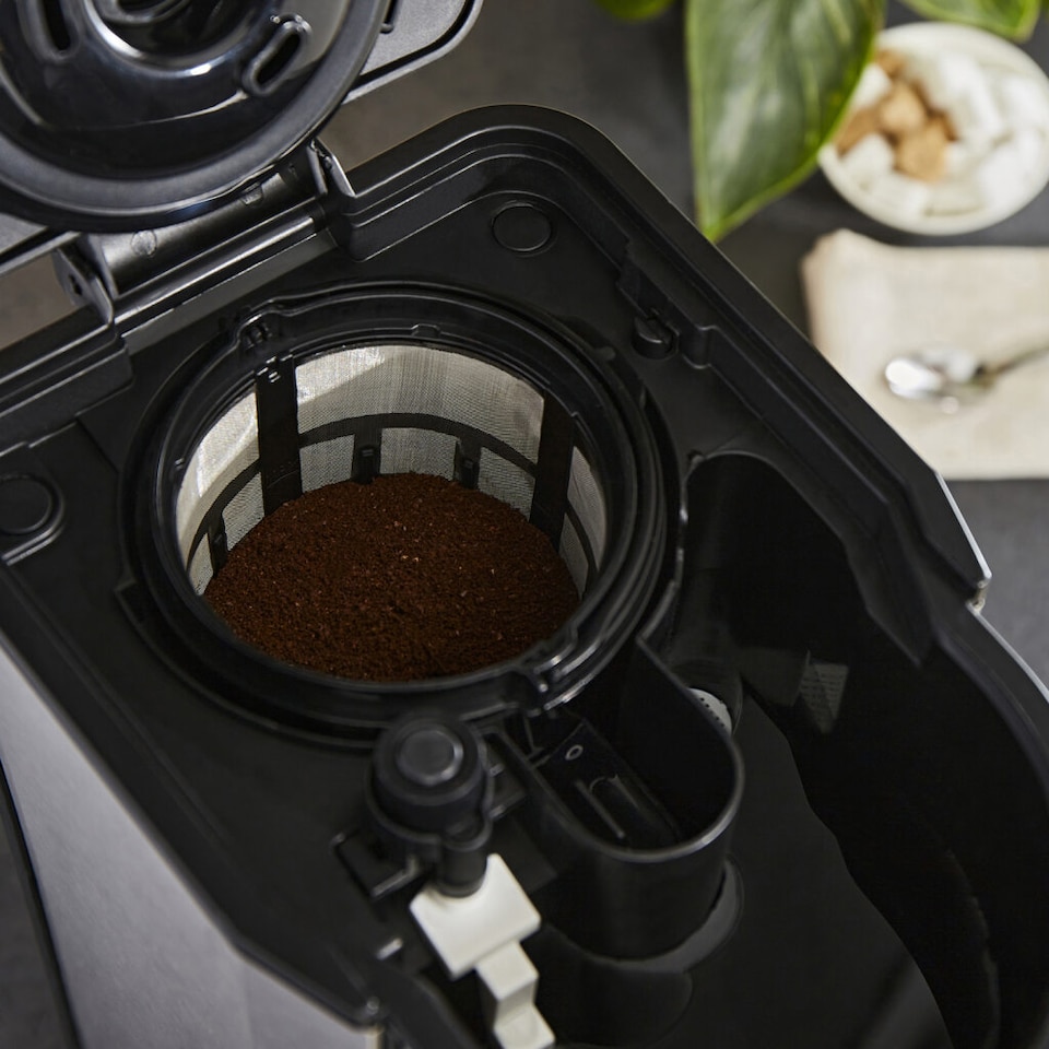 image 1 of MORPHY RICHARDS TAZZA POUR & GO SINGLE CUP COFFEE MACHINE