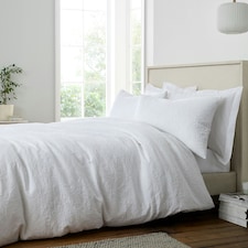 Bianca Fleur Matelassé Jacquard 200 Thread Count Cotton Duvet Cover Set White | White | Single