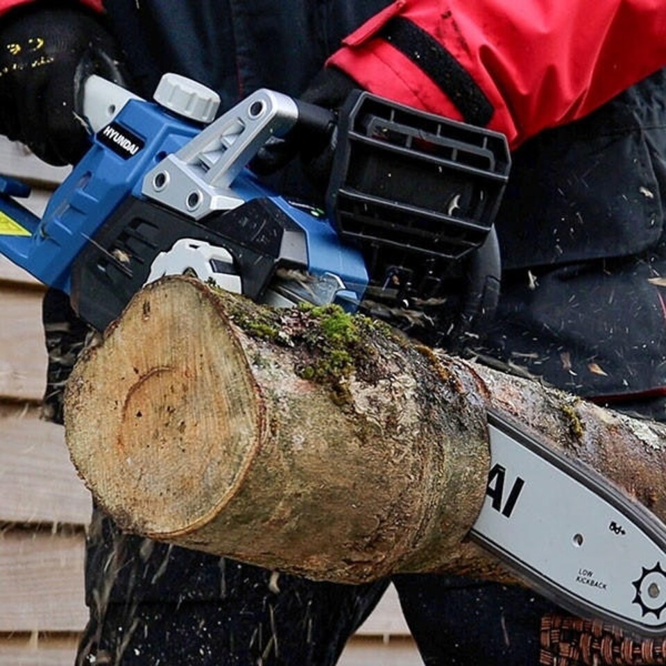 image 1 of Hyundai 14" 35cm Electric Chainsaw 1600W 230V | HYC1600E