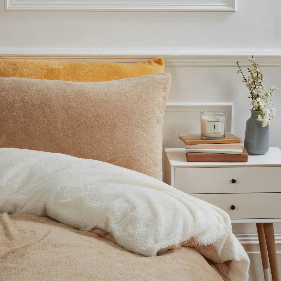 image 1 of OHS Reversible Soft Teddy Fleece Duvet Cover and Pillowcase Bedding Set, Single - Cream/Latte