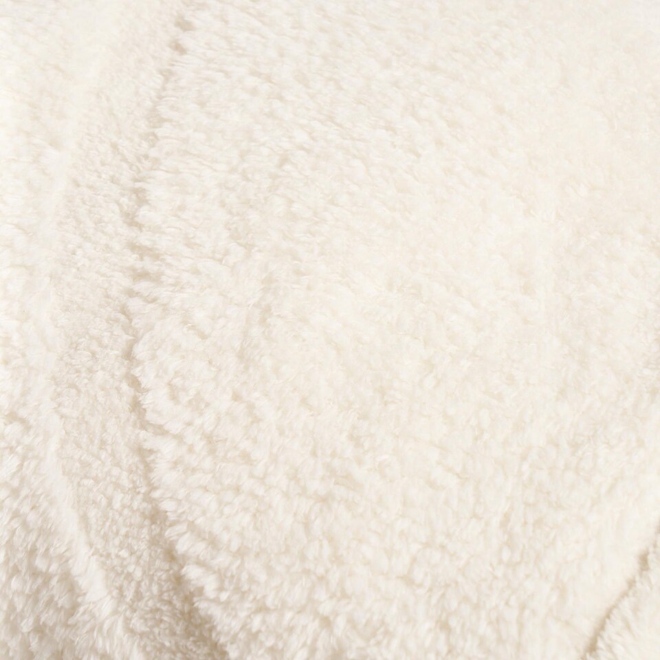 image 1 of OHS Tufted Contour Throw Teddy Fleece Blanket Winter Soft Warm Bedspread - 125 x 150cm | White | Ivory