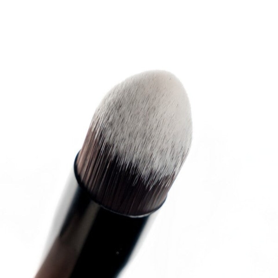 image 1 of Brushworks No. 4 Tapered Precision Buffing Brush
