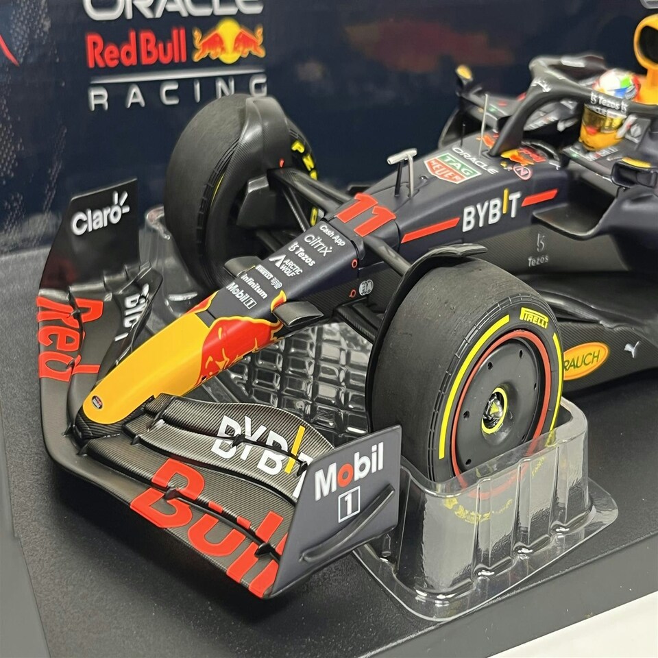 image 1 of Sergio Perez Red Bull Racing RB18 Saudi Arabian GP 2022 1:18 Minichamps 110220011