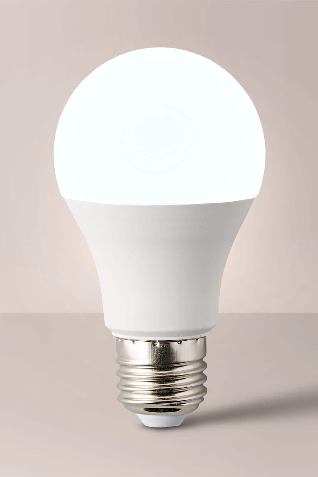 ValueLights E27 Pack of 8 6W Standard Cool White LED Bulbs