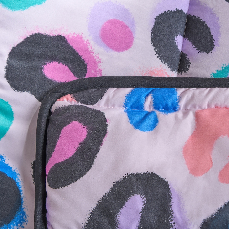 image 1 of OHS Reversible Coverless 10.5 Tog Soft Plush All Year Round Duvet Cover and Pillowcase Bedding Set Pink | Leopard | Single