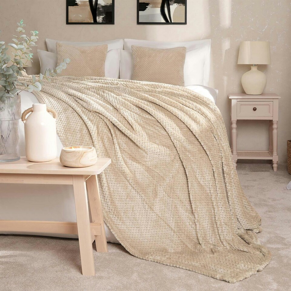 image 1 of OHS Luxury Waffle Mink Blanket, 125x150cm - Cream