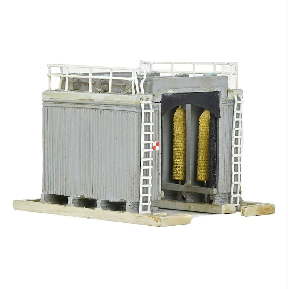 image 1 of Graham Farish Scenecraft Coach Washing Plant (Pre-Built)
