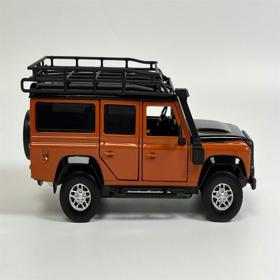 image 1 of Land Rover Defender 110 Orange LHD 1:32 Light & Sound Tayumo 32105010
