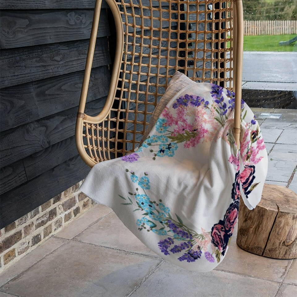 image 1 of Beautiful Reath (Blanket)