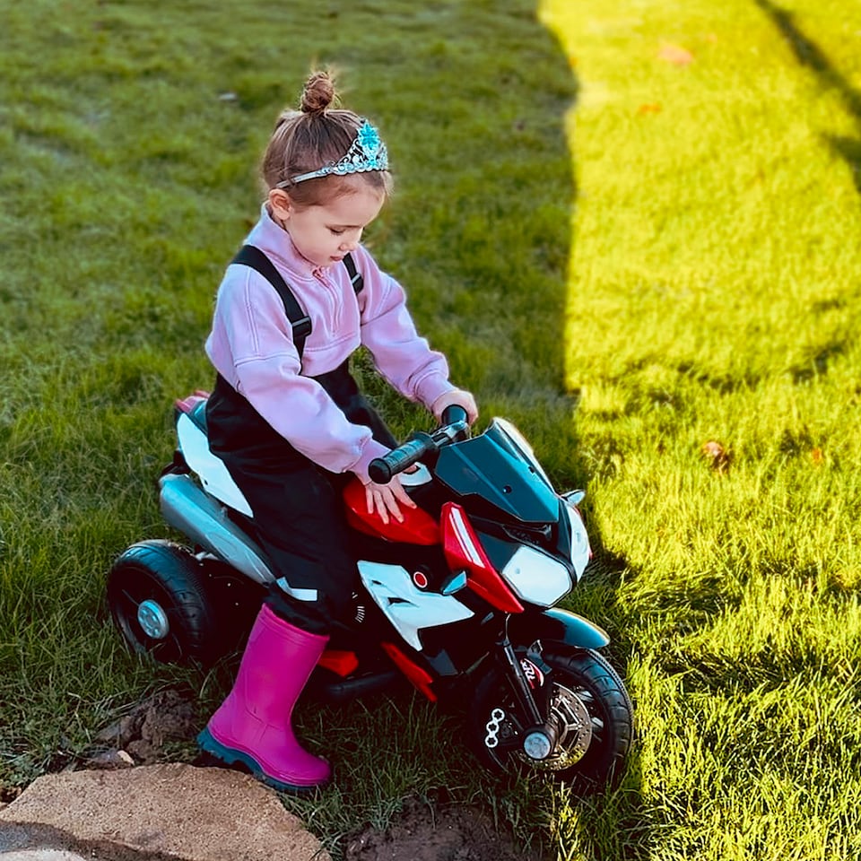 image 1 of HOMCOM Kids Electric Motorcycle with 3 Wheels, Headlight, Music, Horn, Red