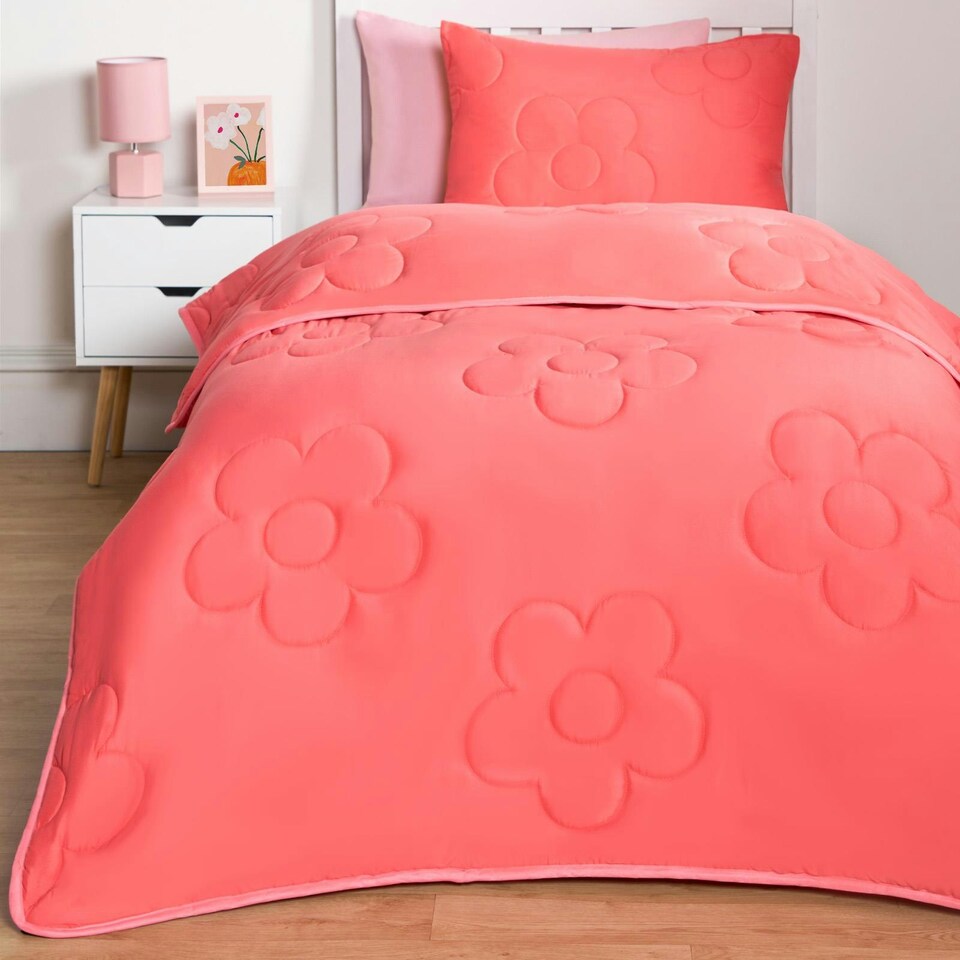 image 1 of OHS Coverless Daisy Quilted 7.5 Tog Bedding Set, Single - Coral Pink