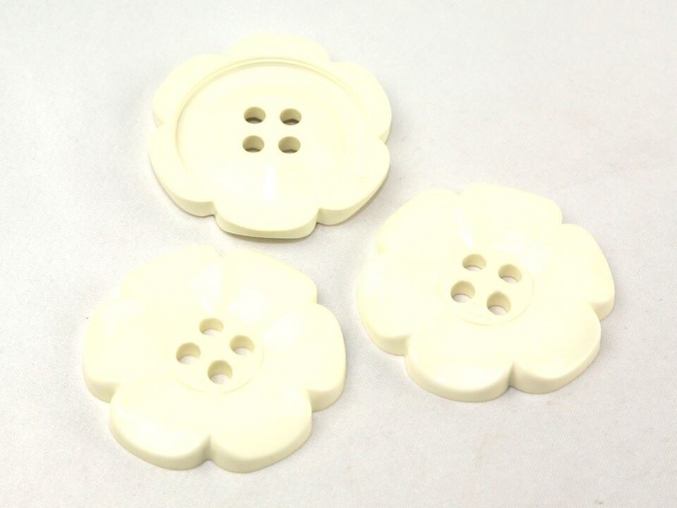 Minerva Cream Humongous Daisy Flower Buttons for Dressmaking - 63mm - per value pack of 25