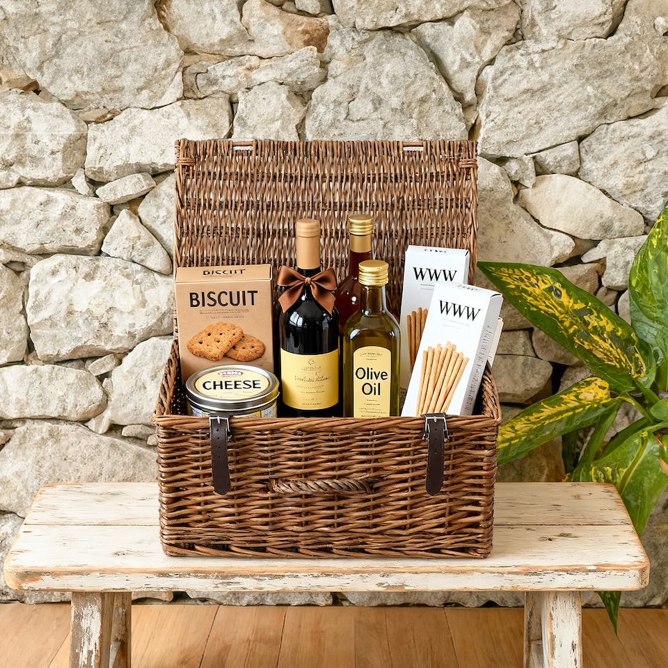 image 1 of Natural Dyed Wicker Hampers with Lid Perfect for Gift Hampers Shelve Basket Wardrobe Organizor Underbed Storage Retail Display Basket (Large, Brown)