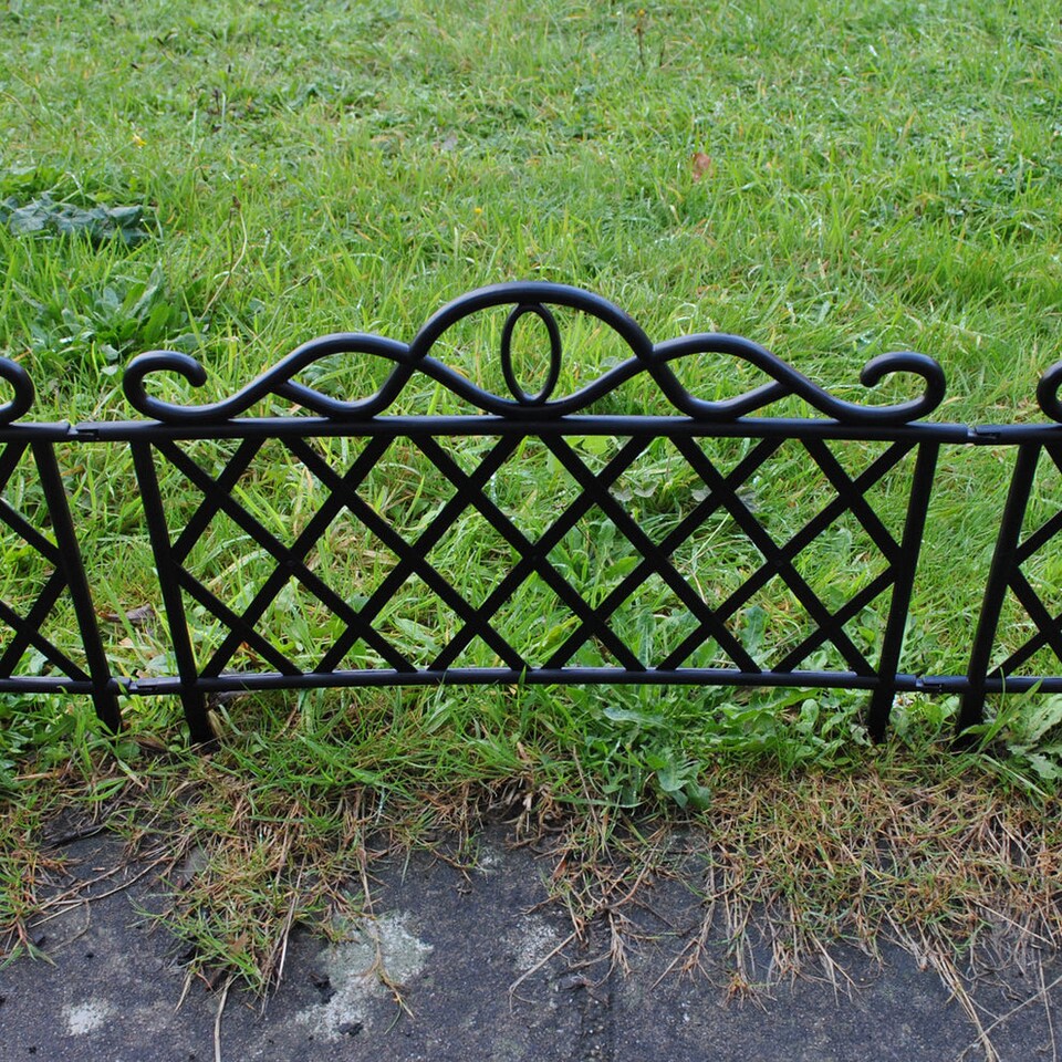 image 1 of Lattice Black Plastic Garden Lawn Edging (45cm x 35cm) - 5 Panels