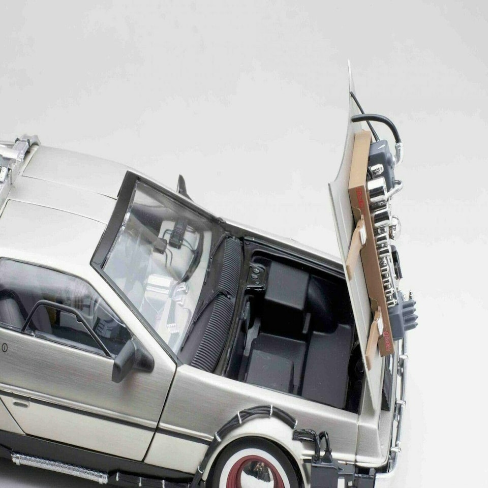 image 1 of Back To The Future III Time Machine 1:18 Scale Sun Star 2712