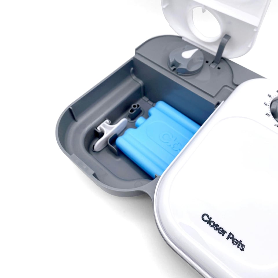 image 1 of Closer Pets Two-Meal Automatic Dry/Wet Food Pet Feeder with Stainless Steel Bowl Inserts (C200) | White