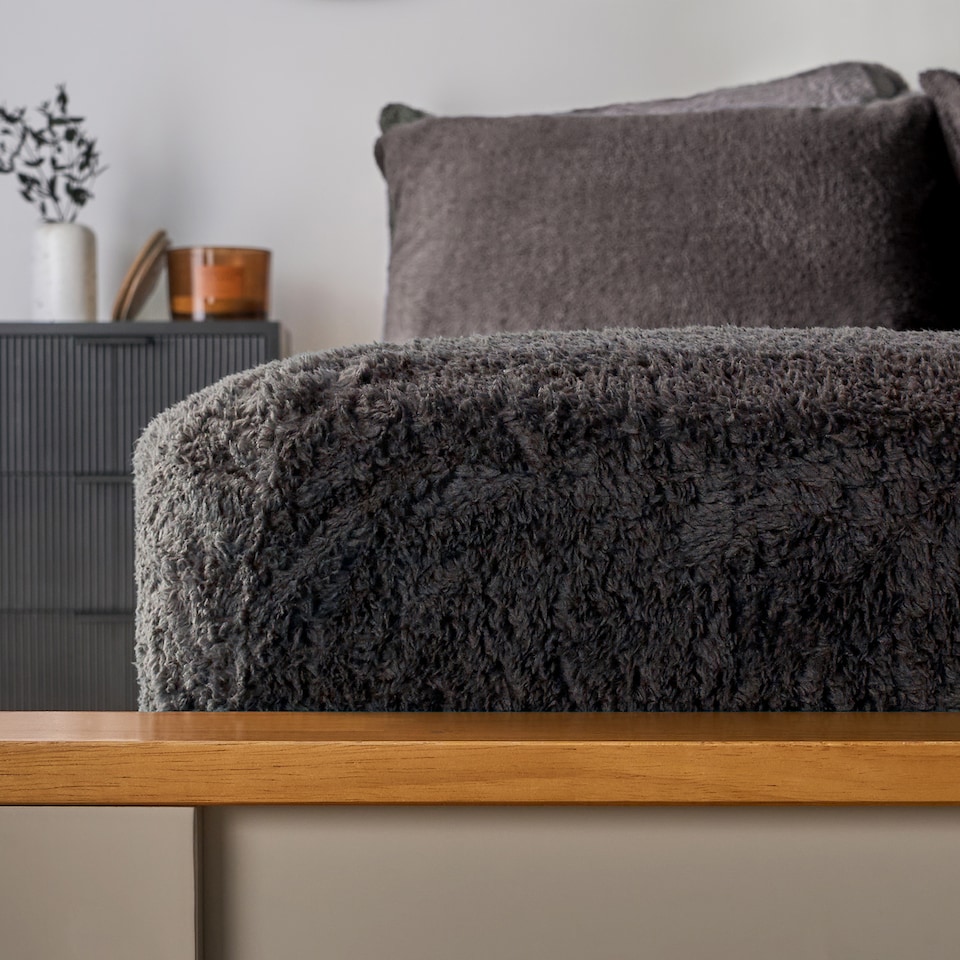image 1 of OHS Teddy Fleece Thermal Fitted Bed Sheet