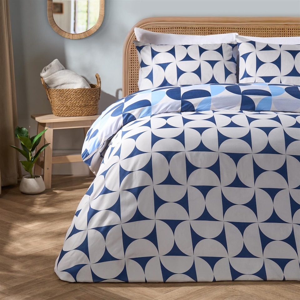 image 1 of OHS Moroccan Abstract Microfibre Duvet Cover with Pillowcase Bedding Set | Blue | Navy | Single