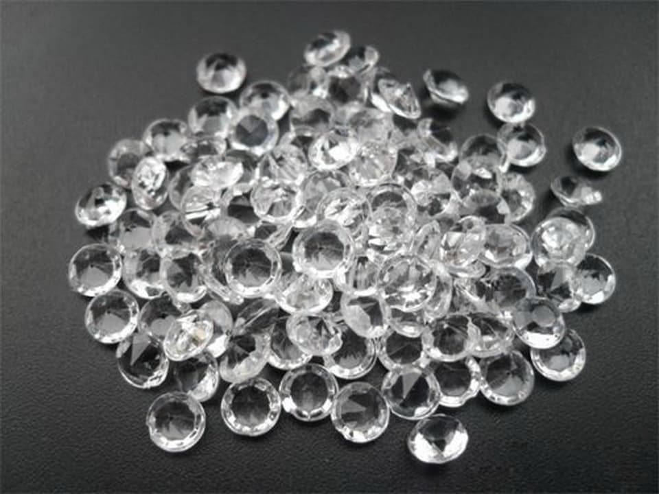 image 1 of 5000 Diamond Confetti Clear