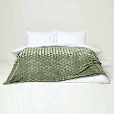 Homescapes Sage Green Geometric Triangle Velvet Throw - 200 x 230 cm | Green | 1