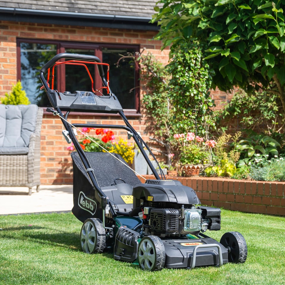 image 1 of Webb Classic WER460ES 46cm Self-Propelled Electric Start Petrol Rotary Mower