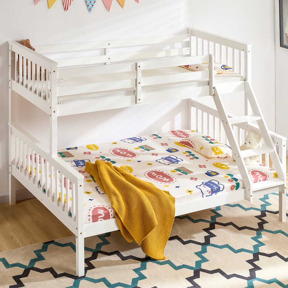 image 1 of Vida Designs Milan Triple Sleeper Bunk Bed, 3ft & 4ft6 Bed - White