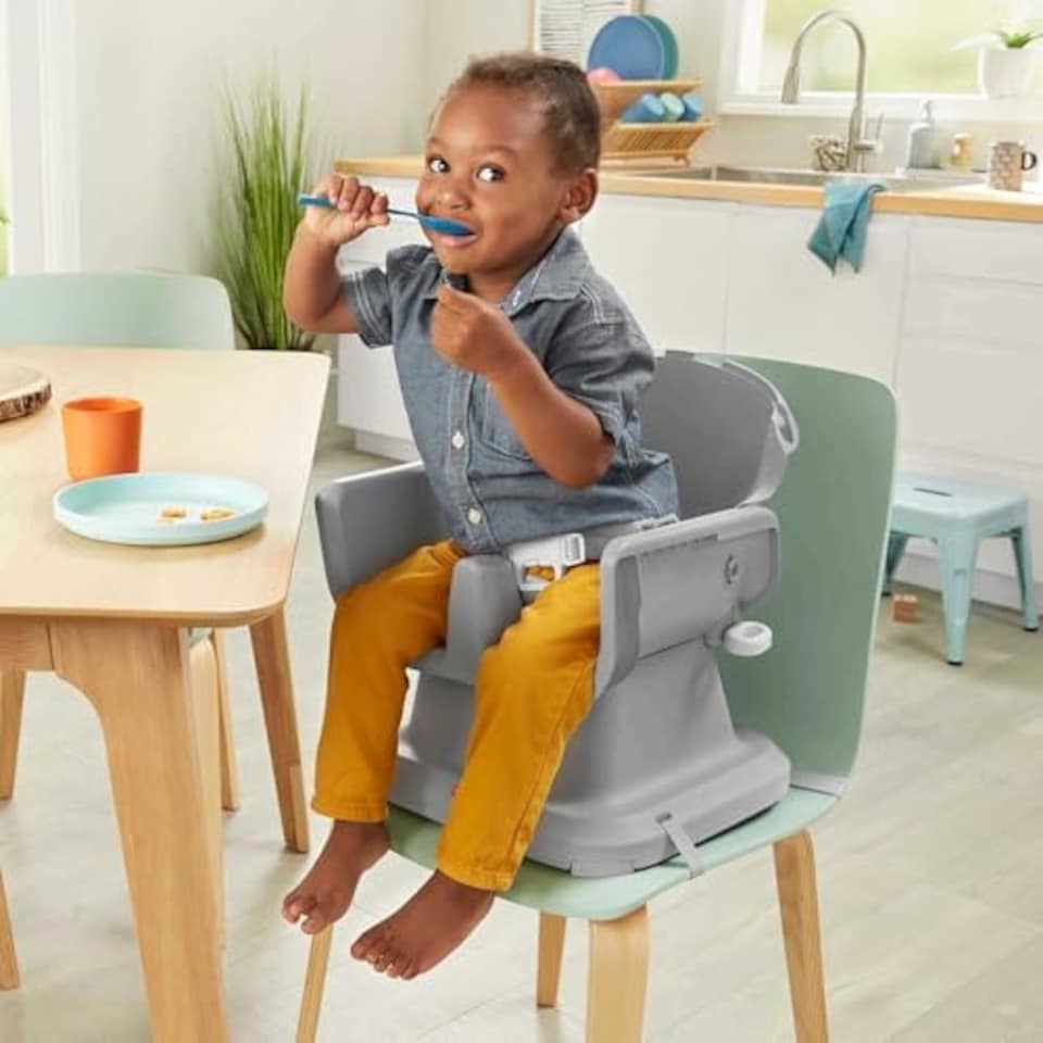 image 1 of Fisher Price SpaceSaver Simple Clean High Chair