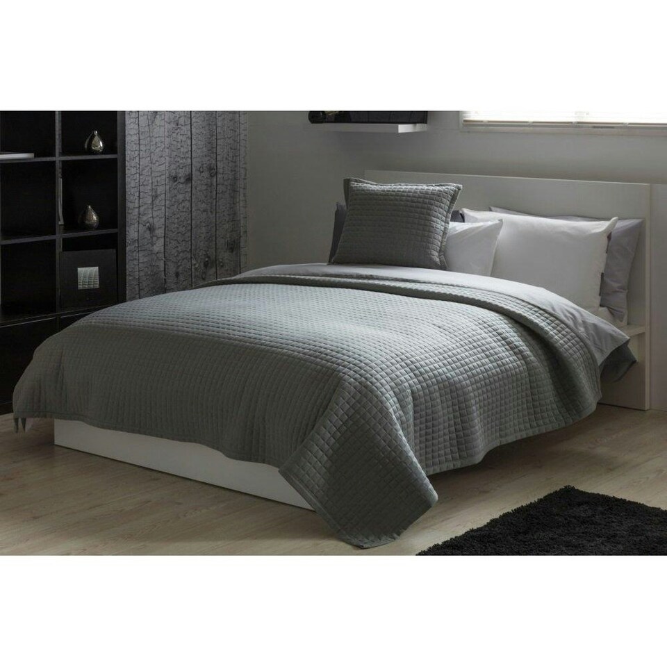 image 1 of Belledorm Crompton Quilted Throw - Grey - One Size