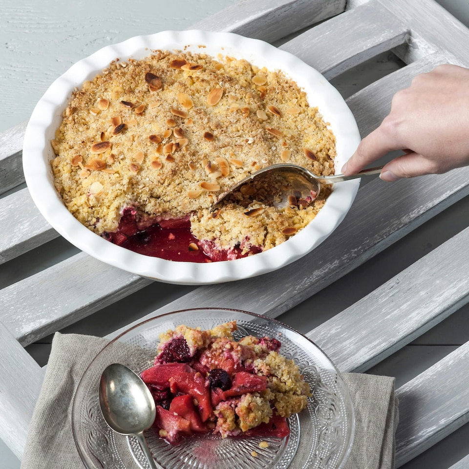 image 1 of Wm Bartleet & Sons Porcelain Round Pie Dish with Crinkle Crust Rim Red | Red