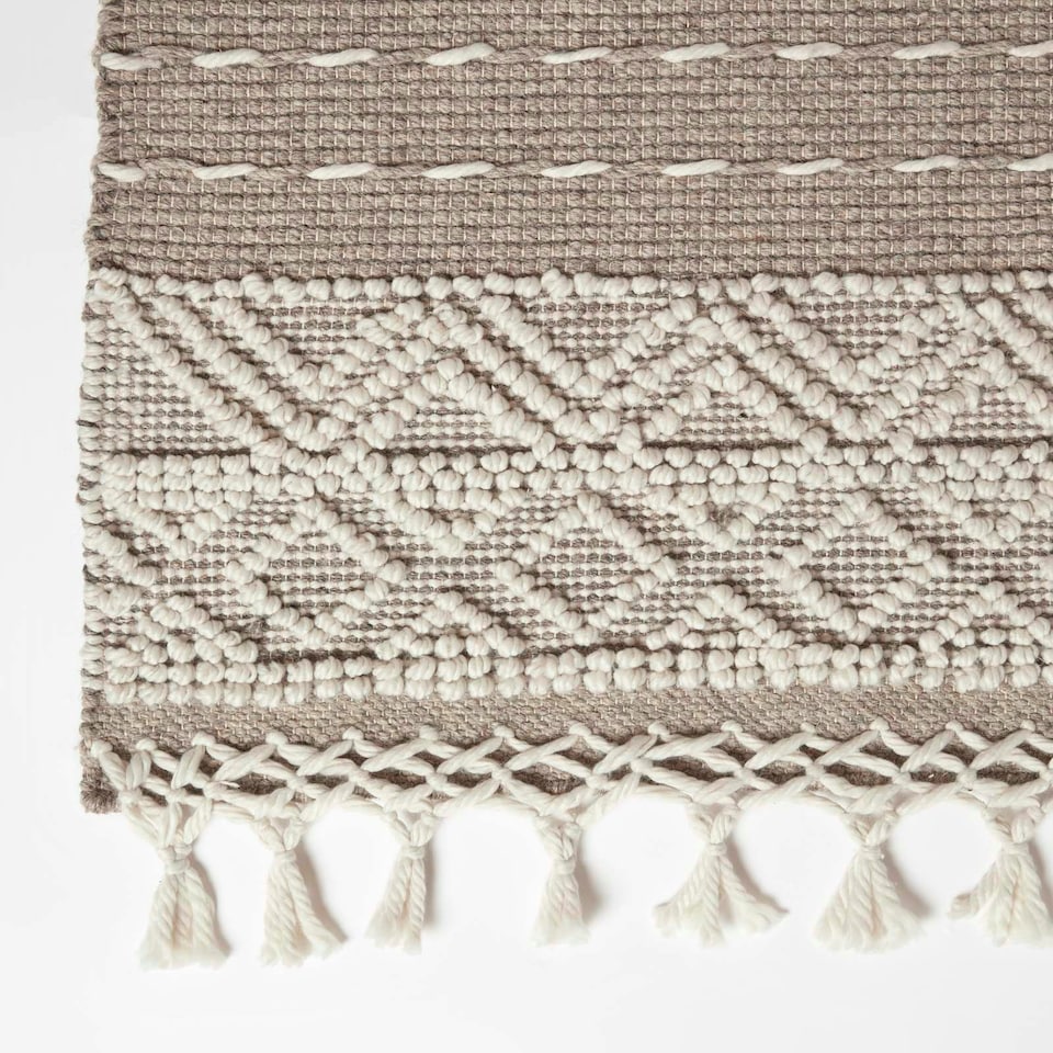 image 1 of Homescapes Patna Beige and Natural Kilim Wool Rug - 160 x 230 cm | Cream | 160 x 230 cm