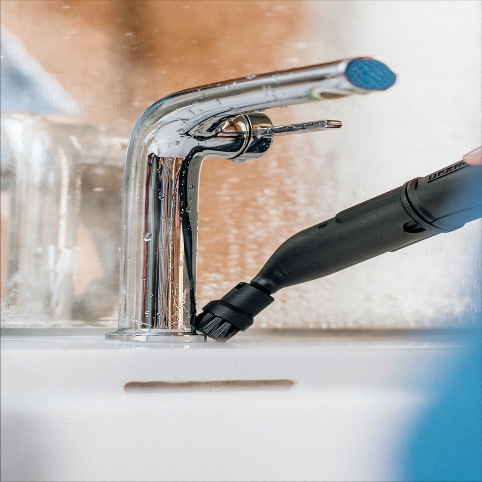 image 1 of Kärcher SC 5 EasyFix Steam Cleaner