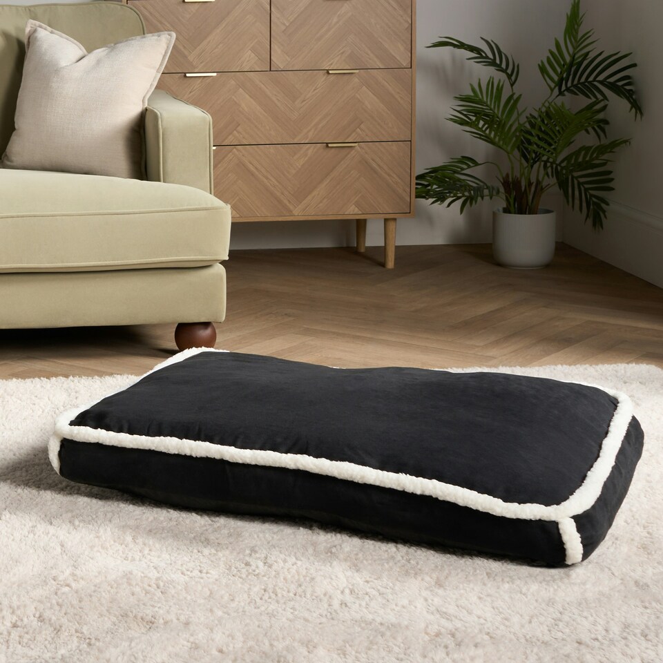 image 1 of OHS Sherpa Bind Rectangular Soft Plump Plush Cosy Pet Dog Cat Crate Cushion Bed Mat Multi | Pink and Red | L