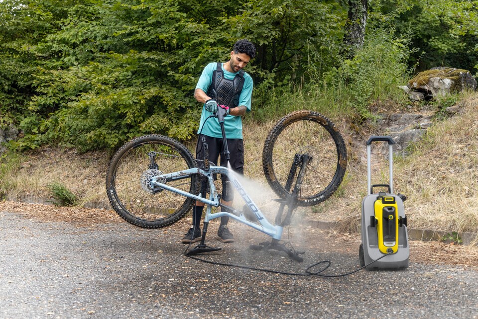 image 1 of OC 6-18 Premium Battery Set Mobile Cleaner